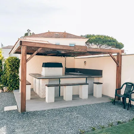 Reve D'Azur: Beachfront Villa with Shared Pool and BBQ Terrace Sainte-Maxime Exterior photo