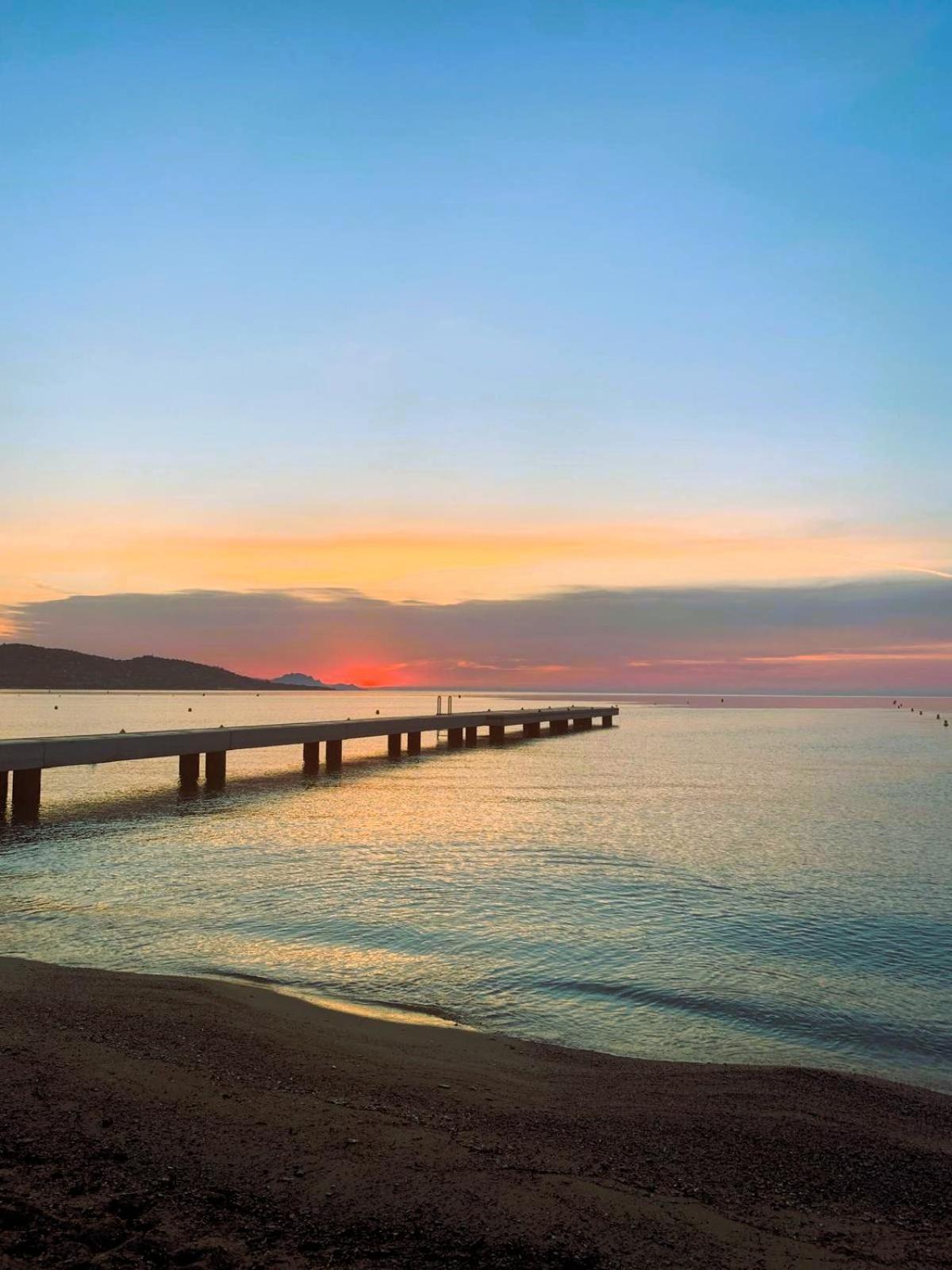 Reve D'azur: Beachfront With Shared Pool And Bbq Terrace *