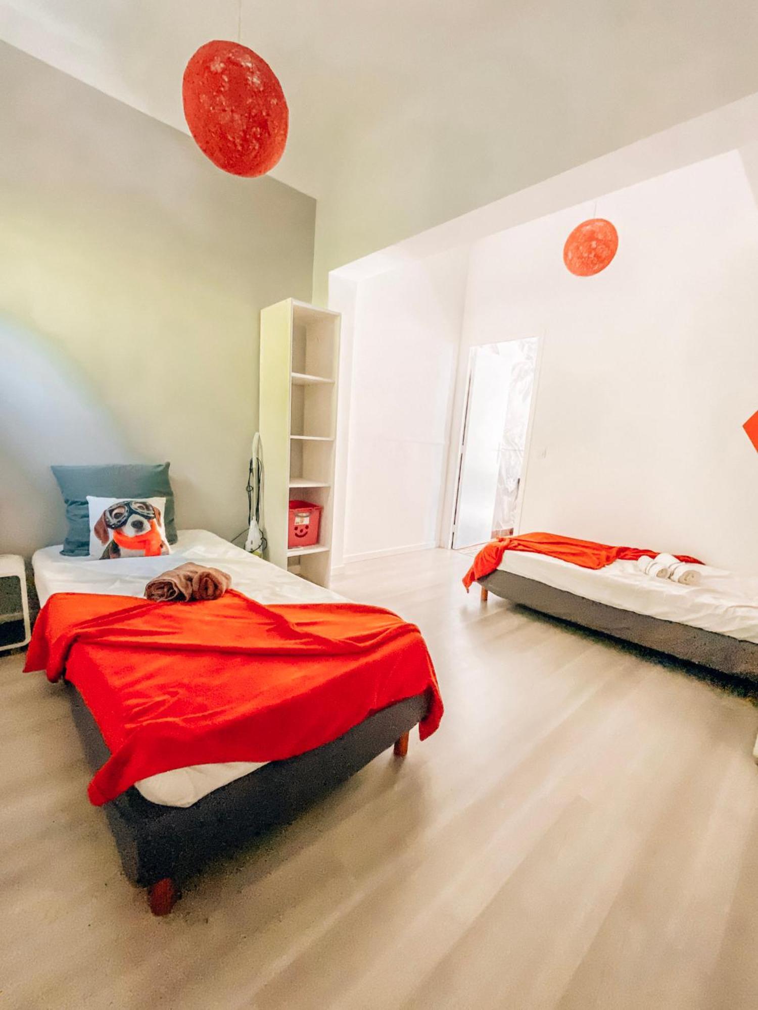 Reve D'azur: Beachfront With Shared Pool And Bbq Terrace Holiday home