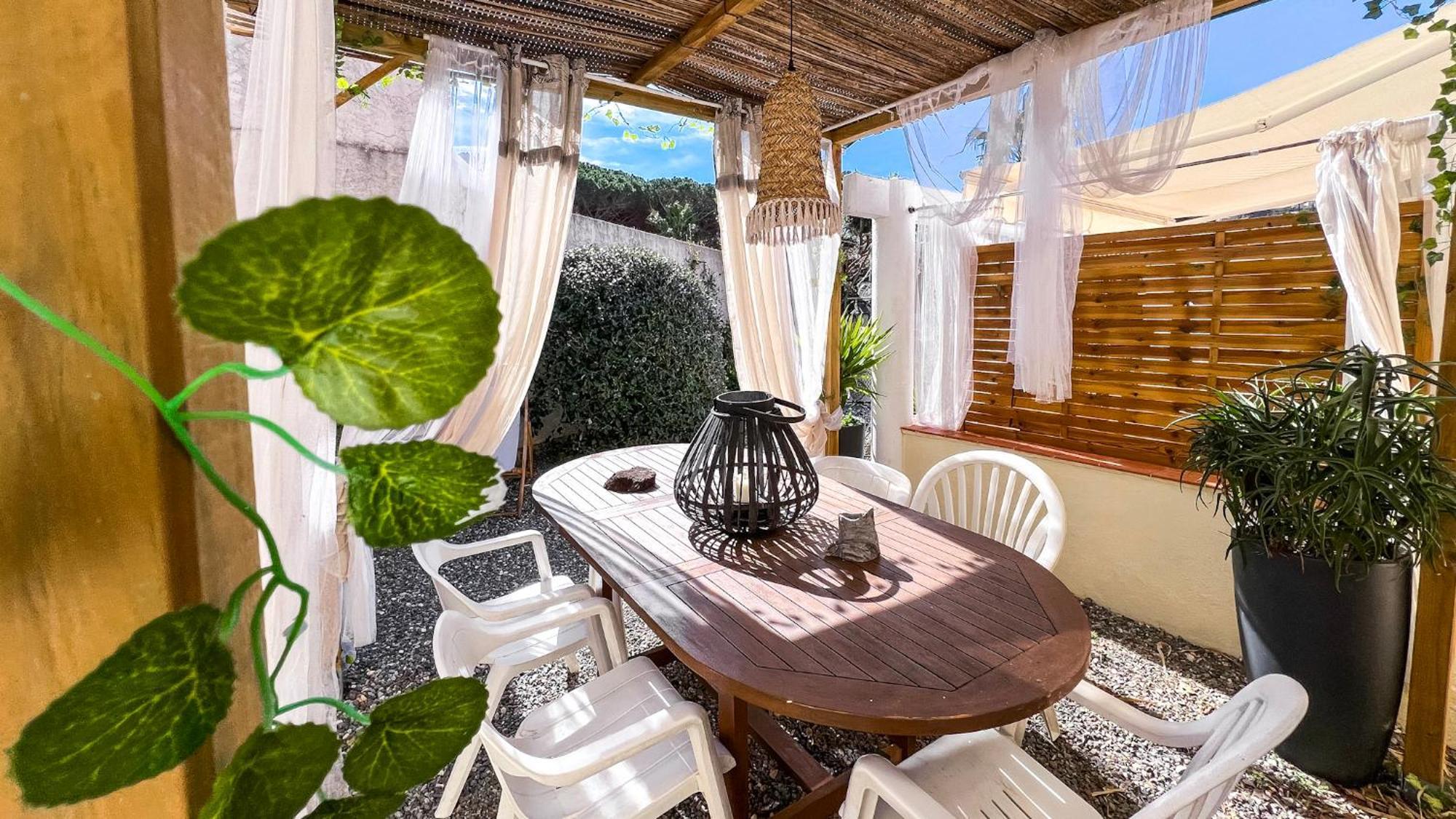Reve D'azur: Beachfront With Shared Pool And Bbq Terrace Holiday home Sainte-Maxime
