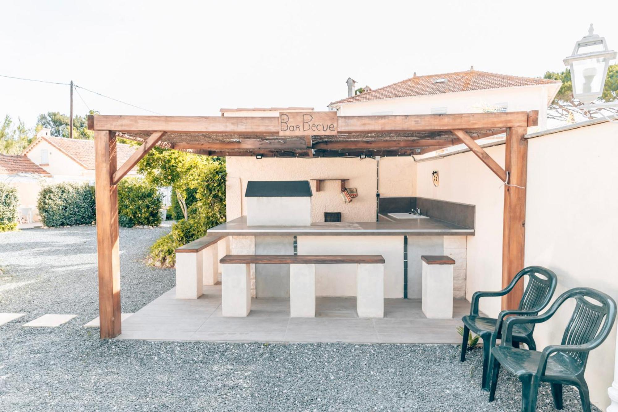 Holiday home Reve D'azur: Beachfront With Shared Pool And Bbq Terrace Sainte-Maxime
