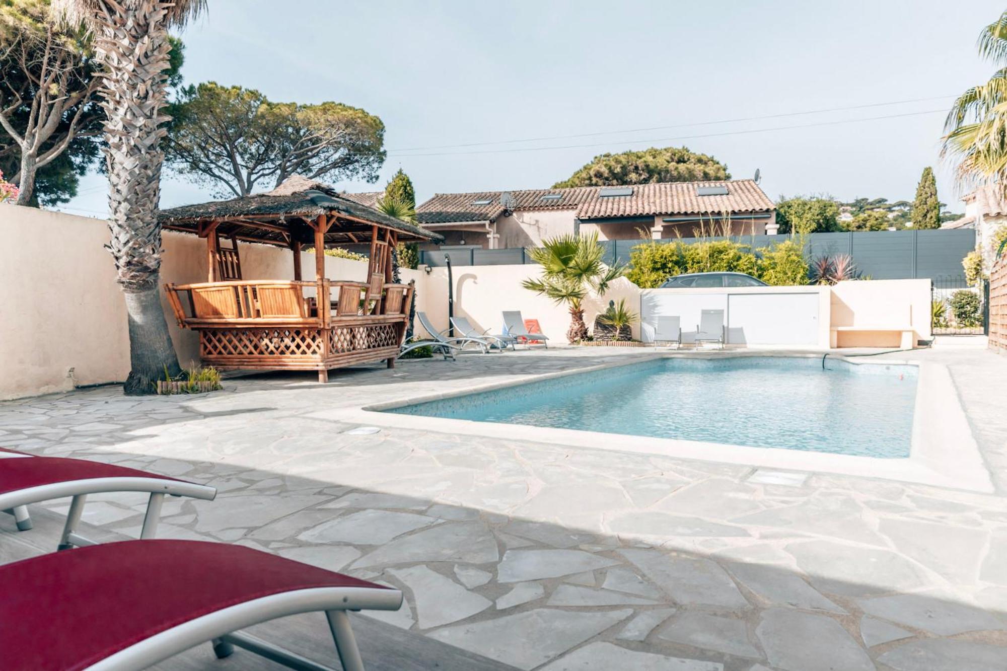 Reve D'azur: Beachfront With Shared Pool And Bbq Terrace *