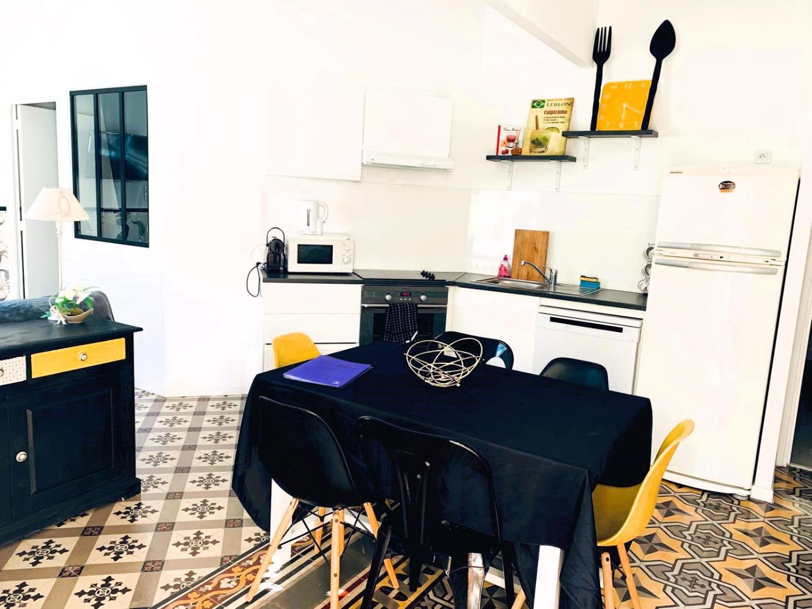 Holiday home Reve D'azur: Beachfront With Shared Pool And Bbq Terrace *