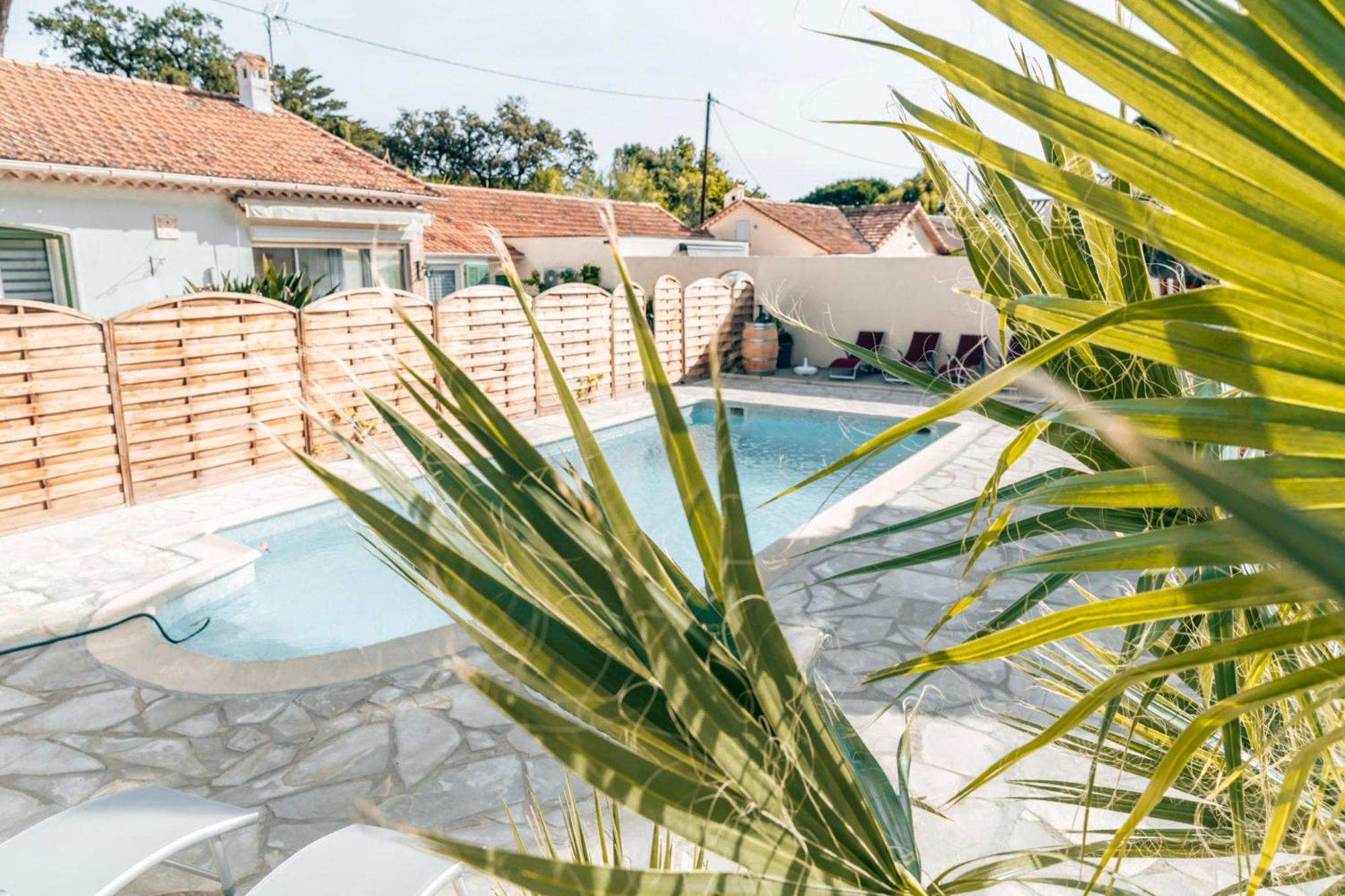 Reve D'azur: Beachfront With Shared Pool And Bbq Terrace Holiday home Sainte-Maxime