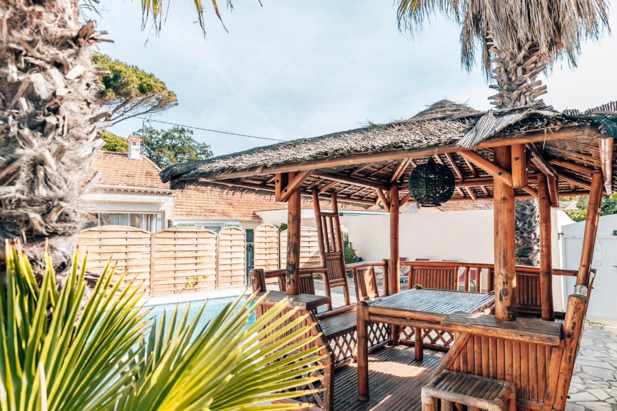 Holiday home Reve D'azur: Beachfront With Shared Pool And Bbq Terrace *