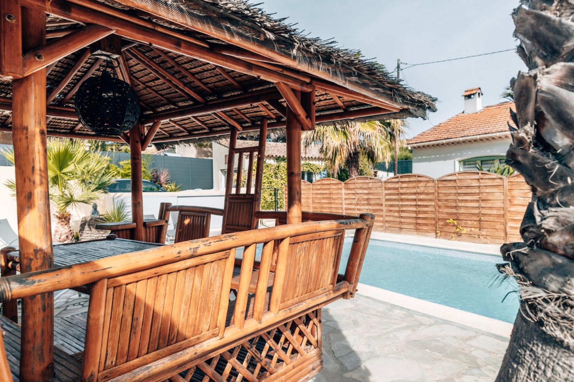 Reve D'azur: Beachfront With Shared Pool And Bbq Terrace * Sainte-Maxime