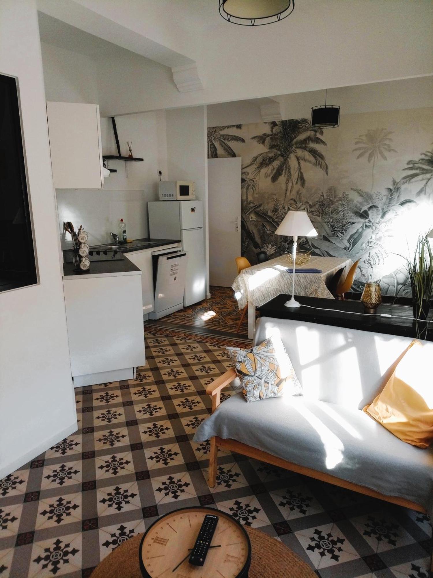Holiday home Reve D'azur: Beachfront With Shared Pool And Bbq Terrace *